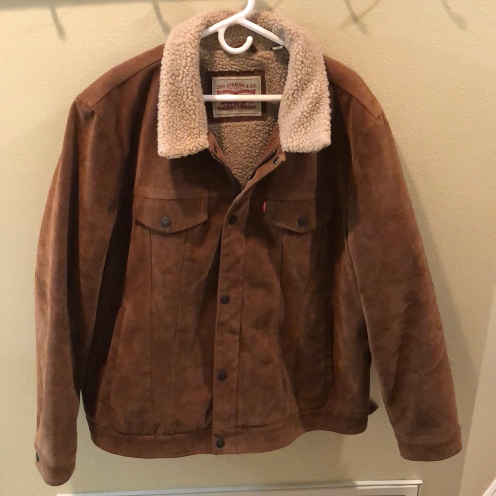 Levi’s Men’s “faux suede” jacket, w fur lining